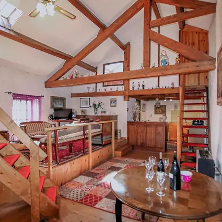 Apartment Wood Loft *